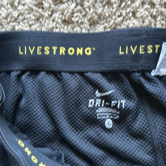 Nike Livestrong shorts - Picture 2 of 4